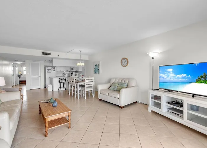 Sea Club #402 - Isle Be Back Holiday home