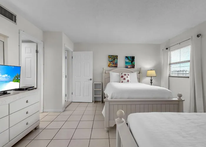 Sea Club #402 - Isle Be Back Holiday home Clearwater Beach