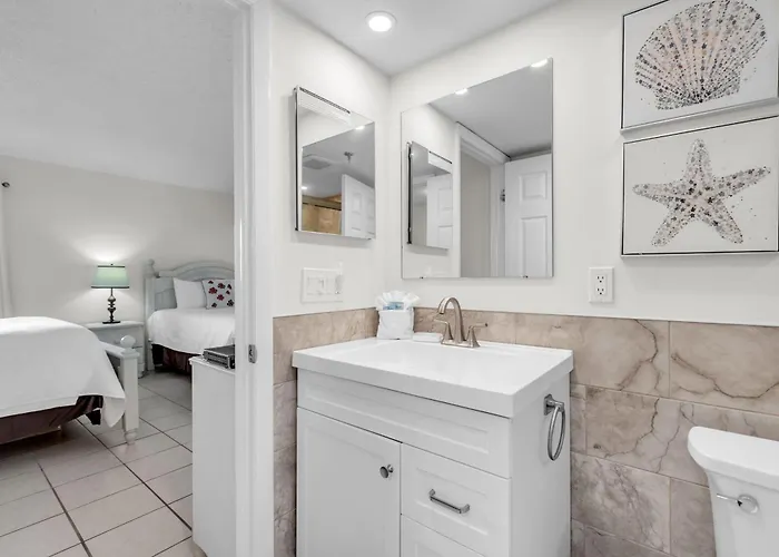 Sea Club #402 - Isle Be Back Holiday home Clearwater Beach