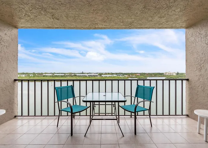 Sea Club #402 - Isle Be Back Holiday home