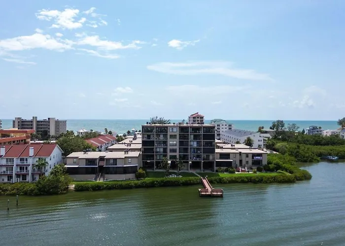 Sea Club #402 - Isle Be Back Holiday home