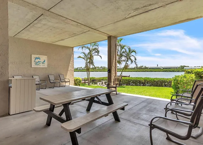Sea Club #402 - Isle Be Back Holiday home
